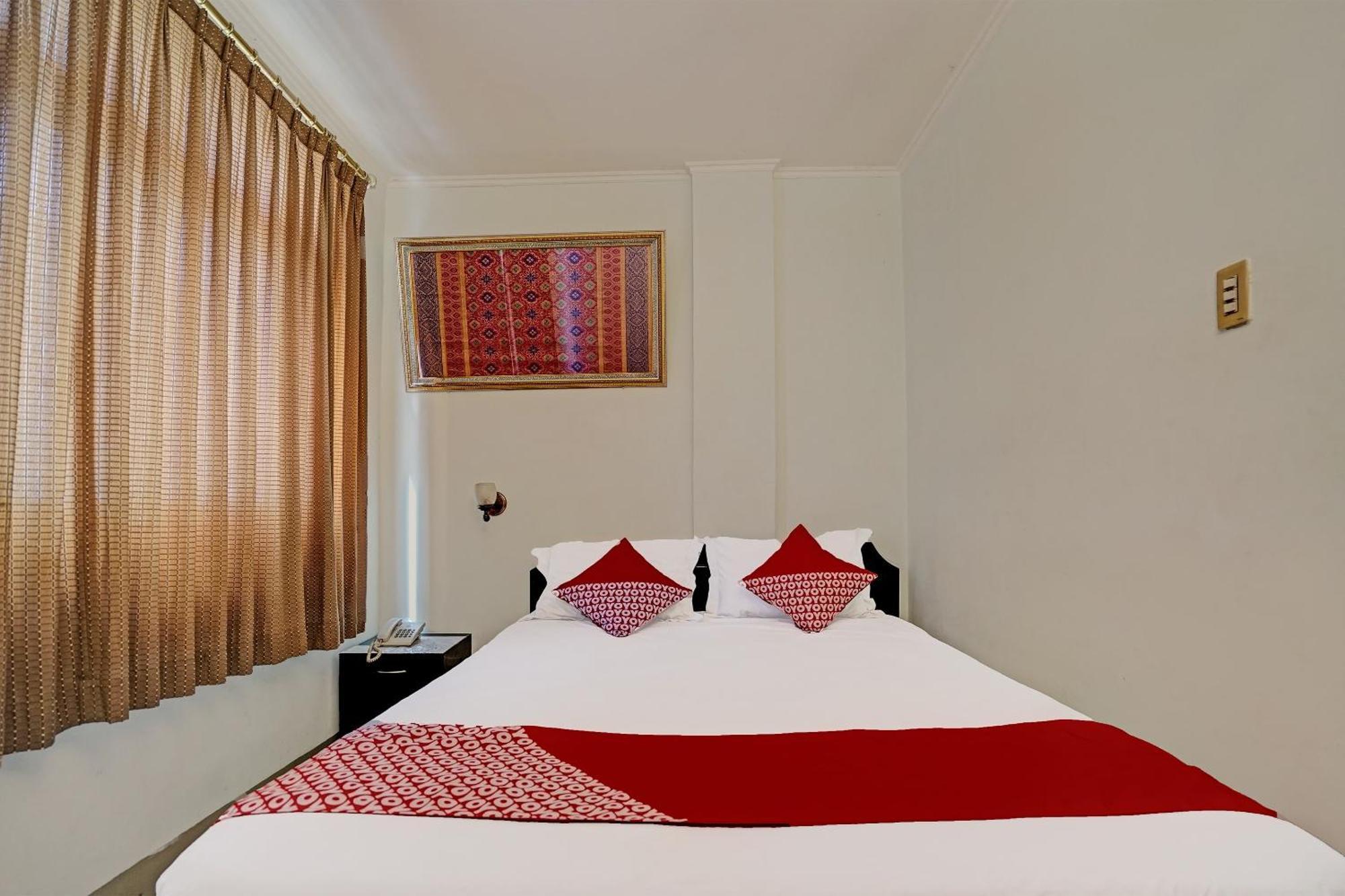 Super Oyo 91805 Hotel Wisma Bari 巨港 外观 照片