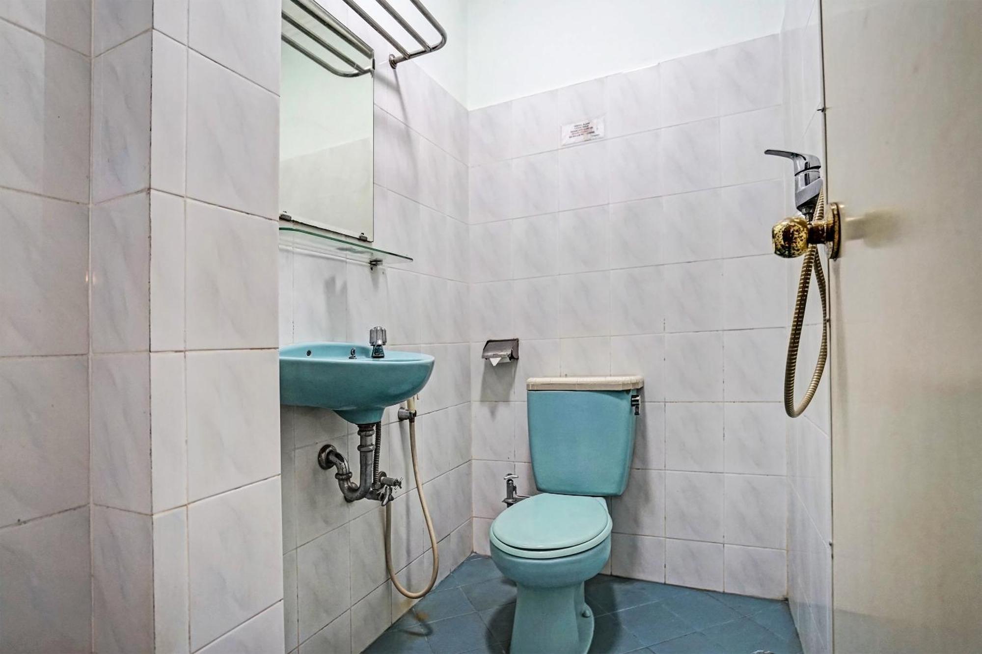 Super Oyo 91805 Hotel Wisma Bari 巨港 外观 照片