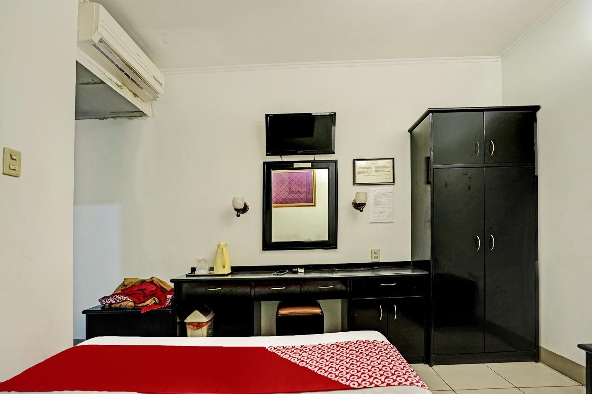 Super Oyo 91805 Hotel Wisma Bari 巨港 外观 照片