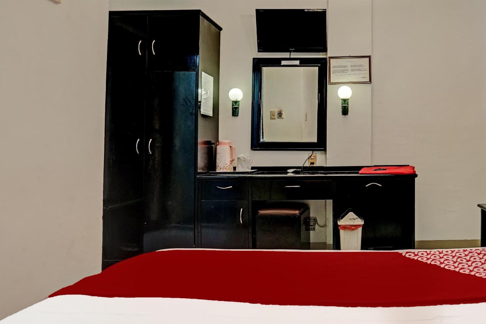 Super Oyo 91805 Hotel Wisma Bari 巨港 外观 照片