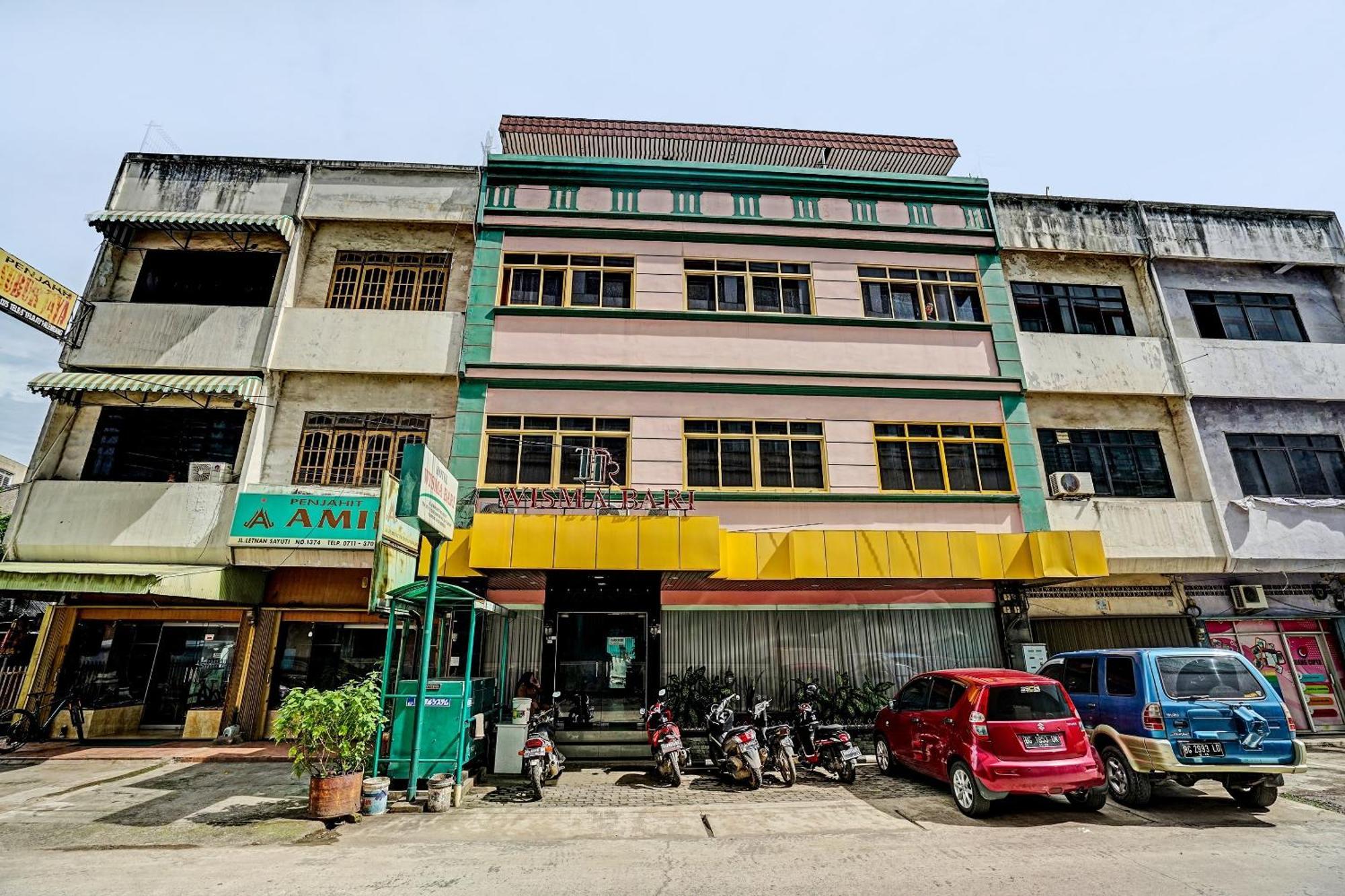 Super Oyo 91805 Hotel Wisma Bari 巨港 外观 照片